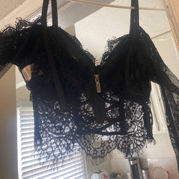 fashion nova lace off the shoulder top with zipper back and long sleeves - Picture 4 of 5